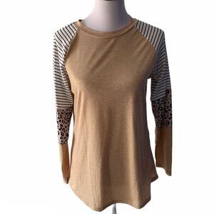 Tecrew Womens Long Sleeve Top size M